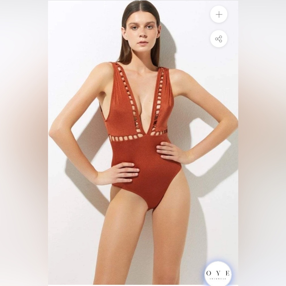 OYE SWIMWEAR
ELA PLUNGE